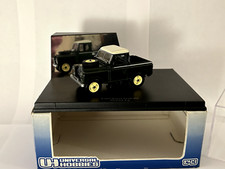 UNIVERSAL HOBBIES - LAND ROVER SERIE III 88 PICK-UP VERT 1:43