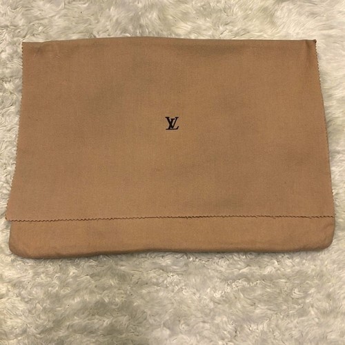 Louis vuitton flapping - louis,