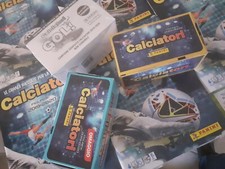 3 BOX (VERSIONE OMAGGIO -VERSIONE A PAGAMENTO+BOX GOL )CALCIATORI PANINI 2019-20