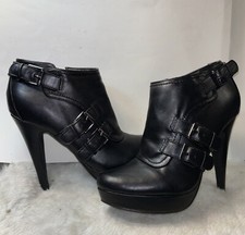 Stivaletto GUESS tacco 5" 7,5M nero cerniera N fibbia regolabile sorprendente sexy divertente