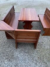 Tavolo con panche vano contenitore