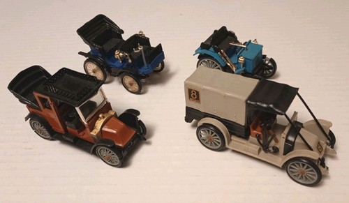 Auto epoca in - in, plastica