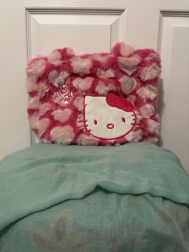 Hello kitty furry tote - hello,
