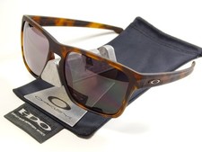 Occhiali da sole Oakley Sliver