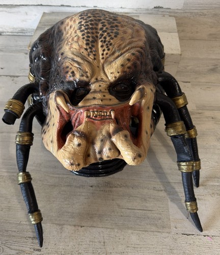 Rara 2004 alien predator - rara,