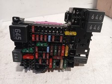 Caja de fusibles Audi A1  30