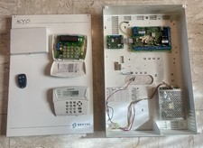 centrale antifurto Bentel con tastiera, ricevitore wireless e telecomando