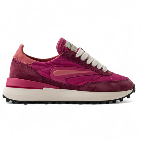 Date sneakers running nylon