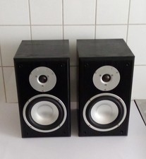 Magnat Motion 220 casse compatte bass reflex 2 vie nere 90-180W con coperchi