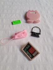 Accessori casa, telefono,macchina fotografica,libro  per Barbie Fashion Dolls