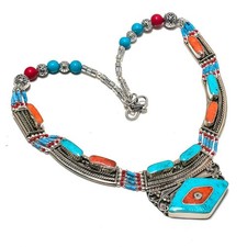 Collana con pietre preziose