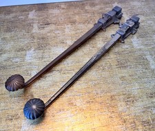 Coppia di antichi bulloni