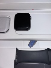 Apple Watch Series 6 40mm Space Gray Black Sport Band (usato)