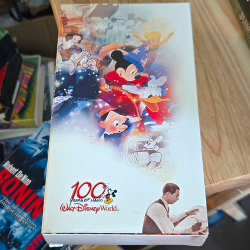 Disney 100 years magic walt - 100,