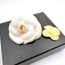 CHANEL Spilla Camelia Cerchio