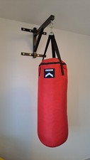 Sacco boxe + staffa a muro per allenamento
