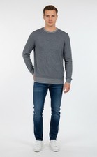 $89 GUESS Mens Earle Relaxed