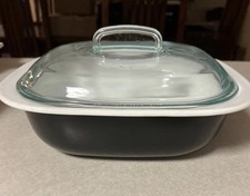 Corelli Vitelle 2.5 Qt Navy and white Ovenware W Pyrex 680g Blue Tone Glass Lid