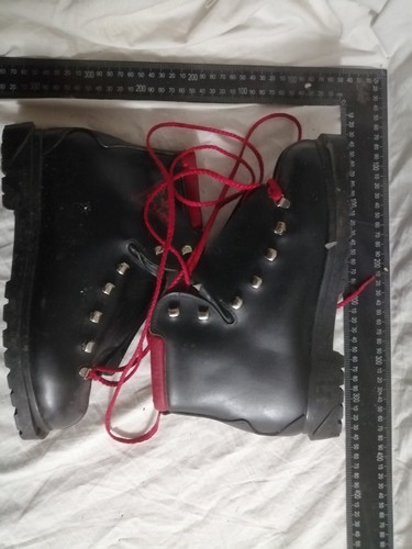 Vecchie scarpe cuoio - vecchie,