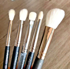 MAC’s Luxurious Set di Pennelli da Trucco 5 Pezzi - Realizzato con Morbidi Capelli di Capra NUOVO