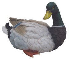 GERMANO SEDUTO  in resina animale da giardino