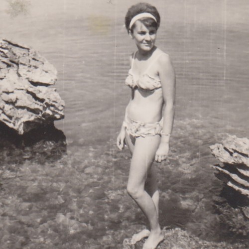 Bellissima giovane donna - , in