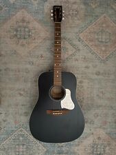 Art & Lutherie Americana Dreadnought nero sbiadito