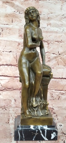 Statua donna seduta - , bronzo