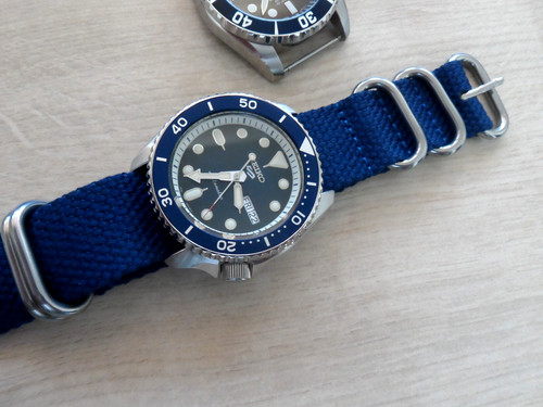 Cinturino lino blu perlon - in,
