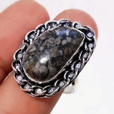 Anello con pietre preziose