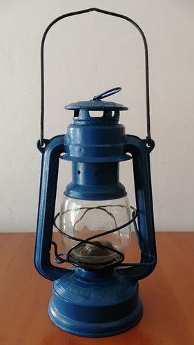 Antica lampada petrolio - antica,
