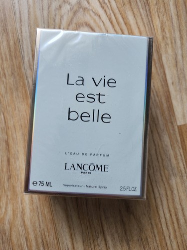 Vie est belle eau de - vie,
