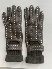 Guanti in pelle con borchie