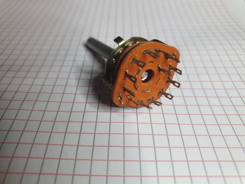 Commutatore rotativo vie - vie,