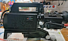 Cinepresa JVC vintage per