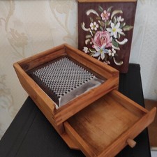 ANTICA GRATTUGIA DA TAVOLO E/O DA PARETE IN LEGNO EPOCA PRIMI 900 VINTAGE DECORO