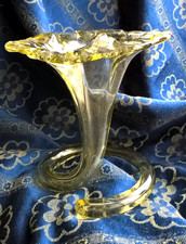 STILE MURANO. VASO A FIORE VETRO SOFFIATO STELO A SPIRALE COLOR AMBRA Alt cm 17