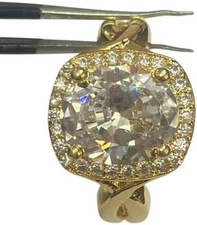 Anello Con Zaffiro Bianco •