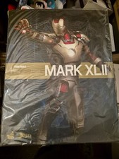 Hot Toys Iron Man 3 Mark XLII