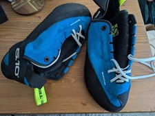 Scarpe da arrampicata Adidas Five Ten Quantum blu royal uomo US 10 EU 43 nuove con scatola