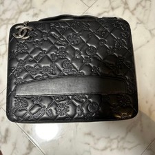 CHANEL Matelasse iPad Custodia