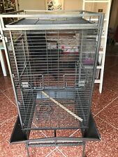 Gabbia voliera per ucelli grande con piedistallo e ruote. 81x76x174 cm