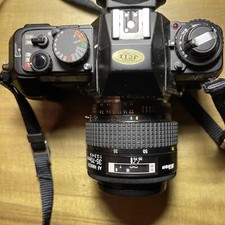 Macchina fotografica NIKON F 501 con DORSO DATA ORIGINALE  E AF 35/70 NIKKOR