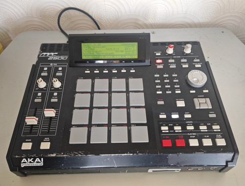 Akai mpc2500 sampler - akai,