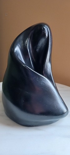 Bella scultura astratta nera - astratta,