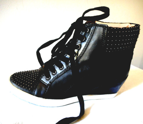 Scarpe tennis nuove con - scarpe,