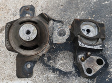 TOYOTA YARIS 1.4 Diesel 2004 SUPPORTO MOTORE