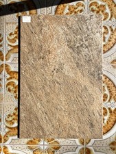 Piastrella in gres da