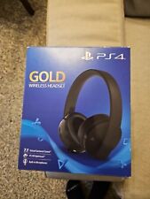 Sony PlayStation 4 da 500GB + 2 joystick+ cuffie ps gold.