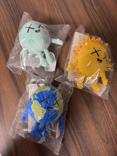 Uniqlo kaws universe - kaws, plush